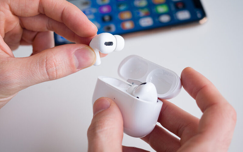 Yên tâm với dịch vụ thay pin AirPods bảo hành 3 tháng tại Mtech24h