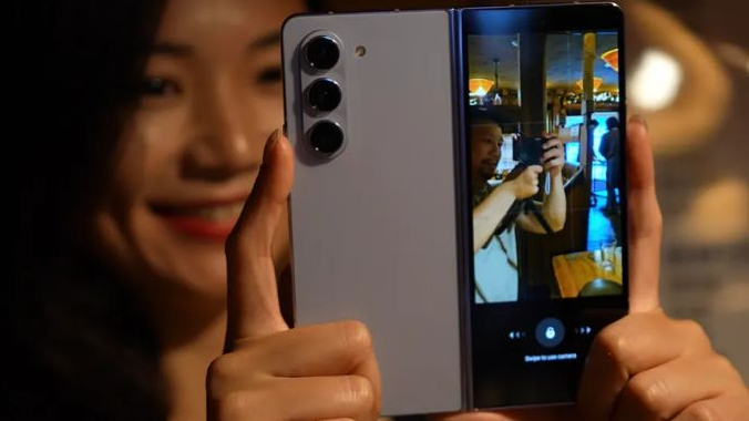 Học Sửa iPhone Và Samsung – Một Vốn Bỏ Ra, Hai Thị Trường Làm Chủ
