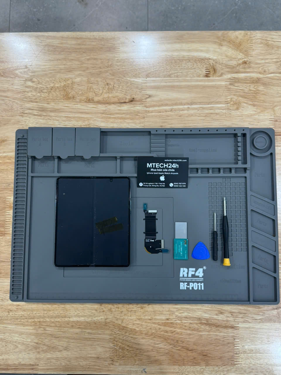 Giá Thay Cáp Gập Z Fold 5