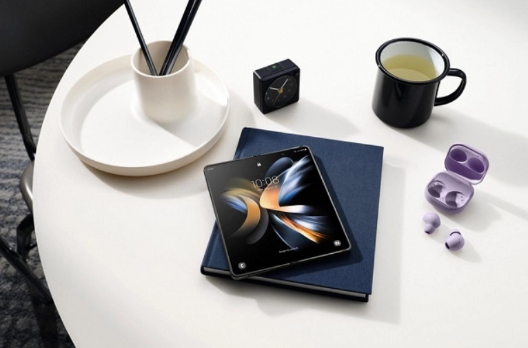 Khách Hàng Nói Gì Về Dịch Vụ Thay Cáp Z Fold 5 Tại Mtech24h?