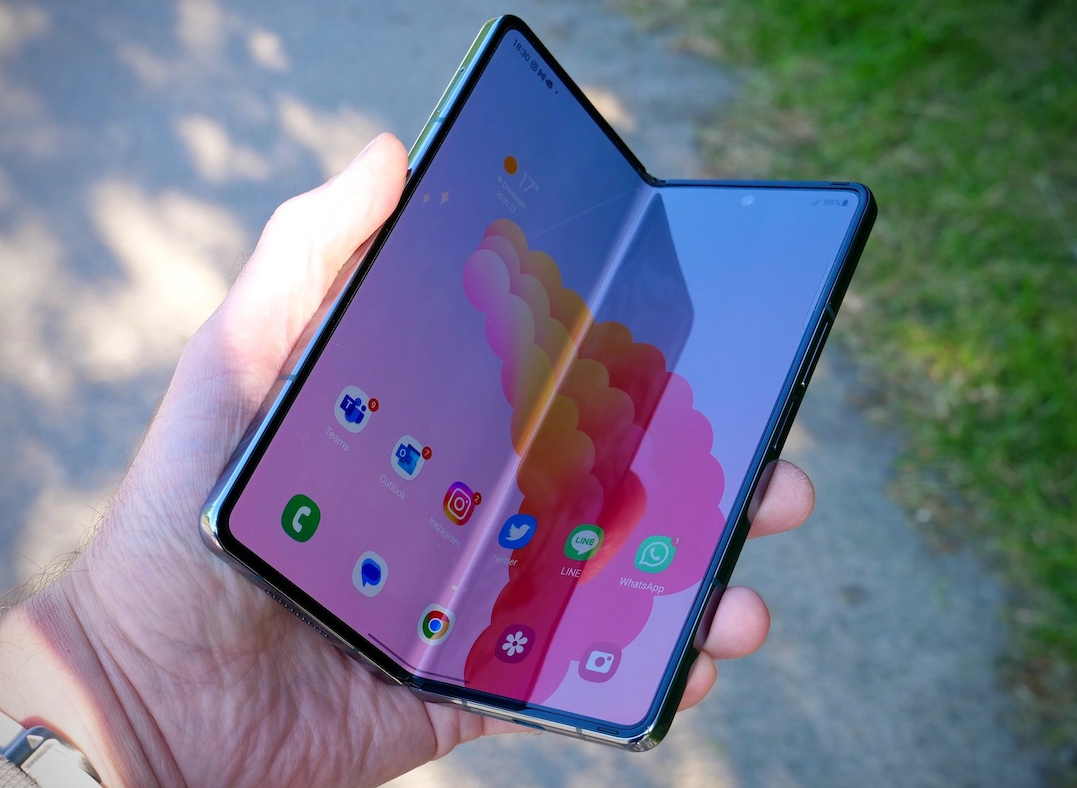 Vì Sao Khách Hà Nội Ưu Tiên Thay Cáp Màn Hình Z Fold 5 Tại Mtech24h?