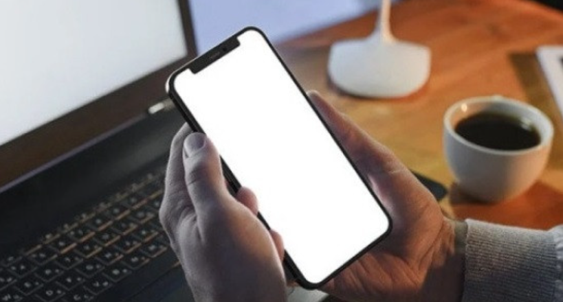 Màn Hình iPhone Bị Sọc, Nhấp Nháy, Trắng Xanh? Ép Cáp Tại Mtech24h Là Hết