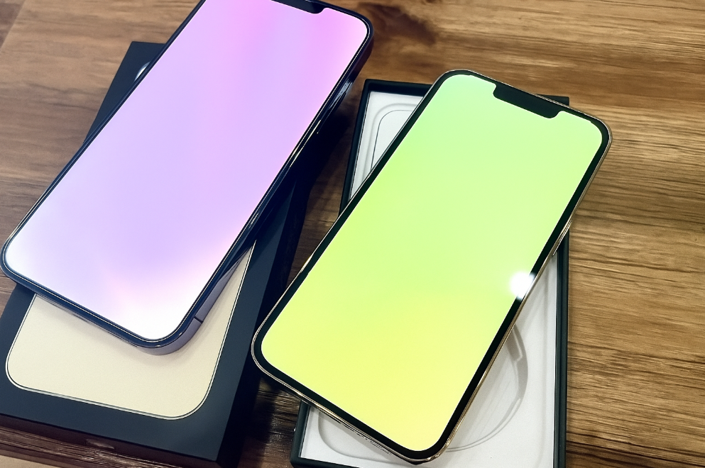 Sửa Lỗi Màn Hình Xanh iPhone: Có Thật Sự Đắt Không?