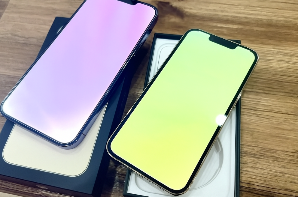 Sửa Lỗi Màn Hình Xanh Trắng iPhone 13–14–15 Tại Hà Nội