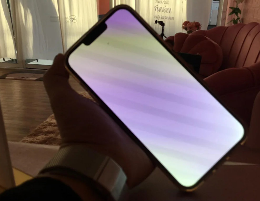 Dịch Vụ Sửa Lỗi Màn Hình Xanh iPhone Tại Mtech24h Hà Nội