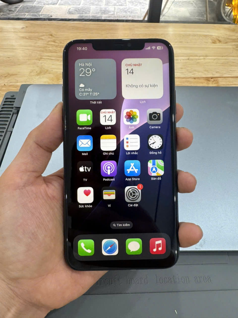 Khởi Động Lại iPhone Bị Xanh Trắng Màn – Có Hiệu Quả Không?