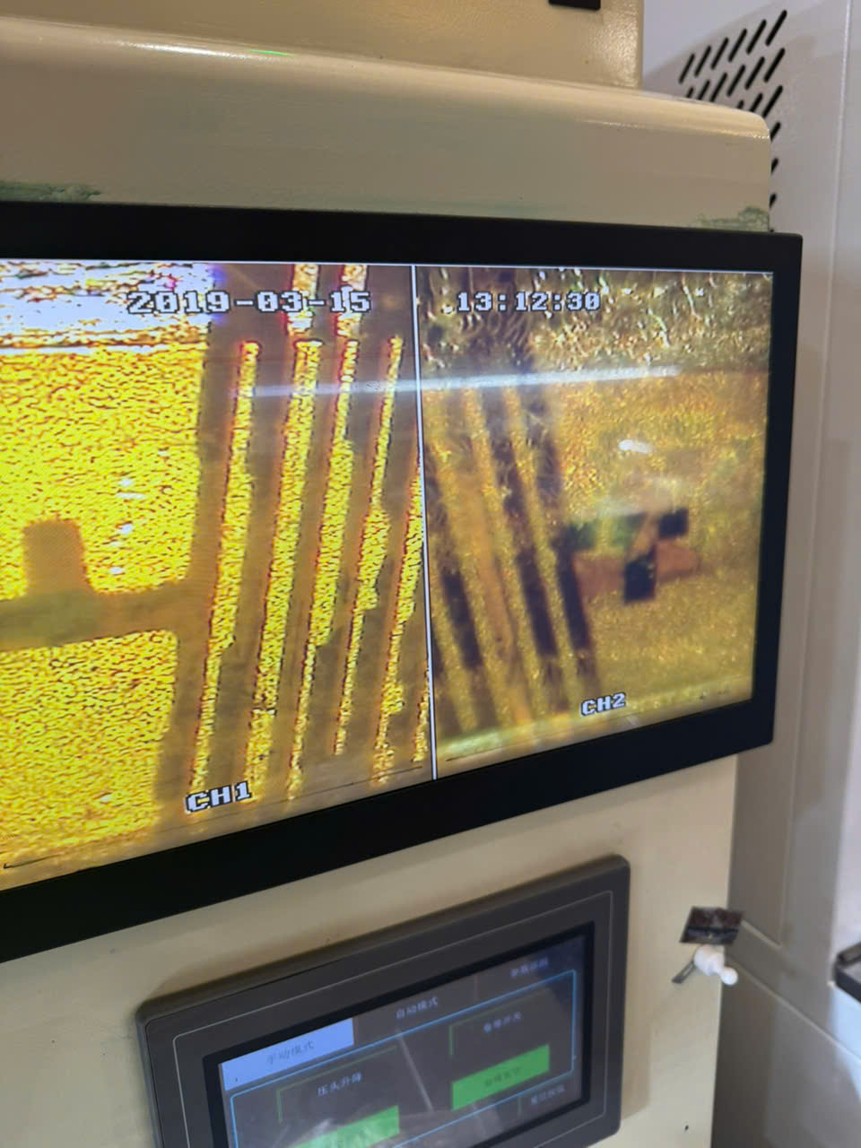 Mtech24h Sử Dụng Máy Ép Cổ Cáp – Chuẩn Công Nghệ Cao Cho Màn Hình iPhone Đời Mới