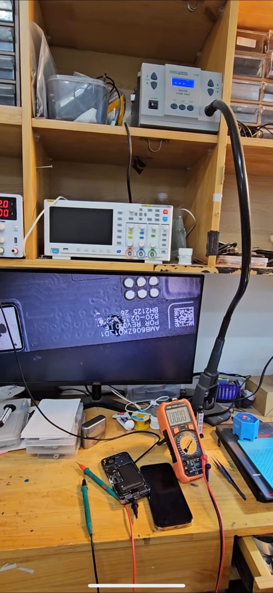 Ép Cáp Màn Hình iPhone Có Hết Lỗi Màn Hình Xanh, Trắng Không?