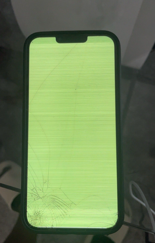 iPhone 11 Pro Bị Sọc Xanh, Trắng – Nguy Cơ Tiềm Ẩn Từ Lỗi Cáp Màn Hình