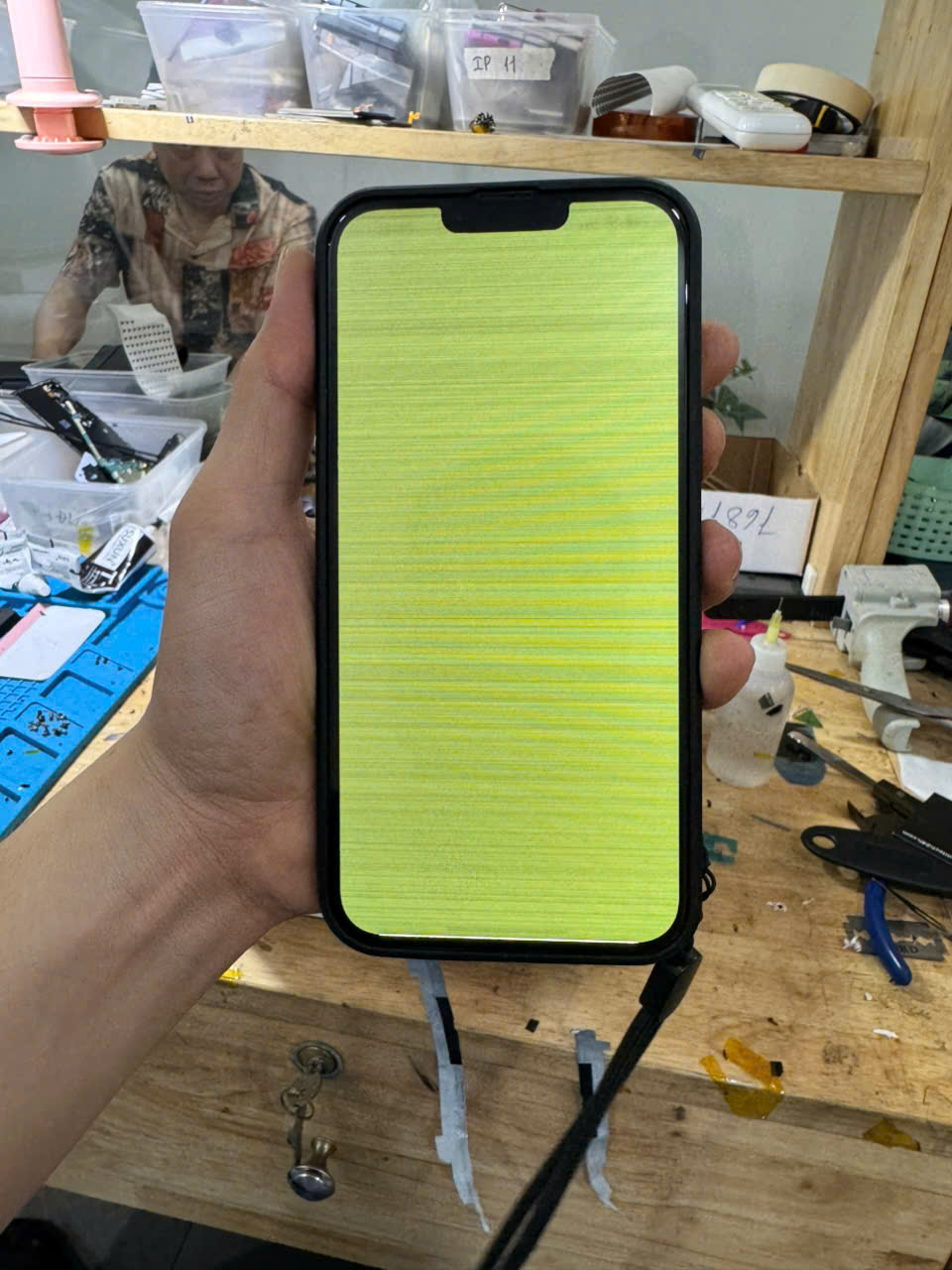 Ở Đâu Sửa Màn Hình iPhone Bị Xanh Uy Tín – Giá Tốt?