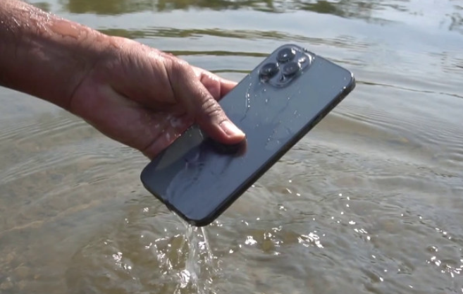 Mtech24h - Ép Cáp Màn Hình iPhone 12, 12 Pro Max Nhanh Chóng Tại Hà Nội