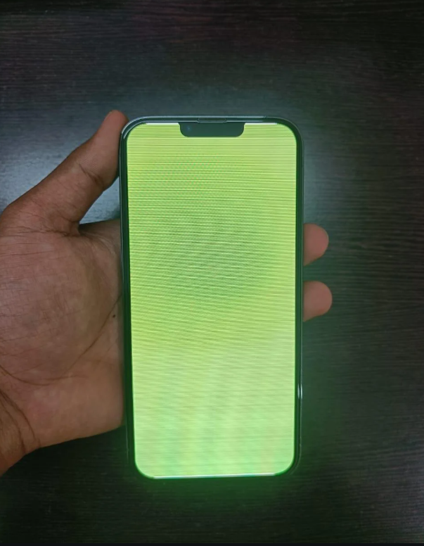 Chi Phí Ép Cáp Màn Hình iPhone 15 Có Đắt Không?