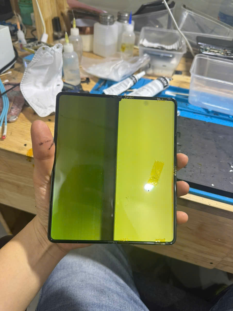 Sửa iPhone Màn Hình Xanh Ở Đâu Hà Nội Uy Tín?